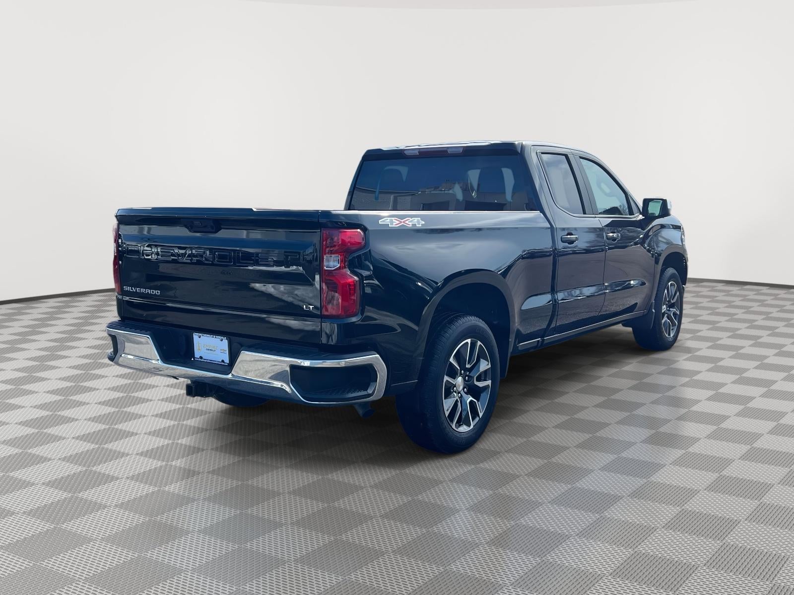 2022 Chevrolet Silverado 1500 4WD Double Cab Standard Bed LT with 2FT