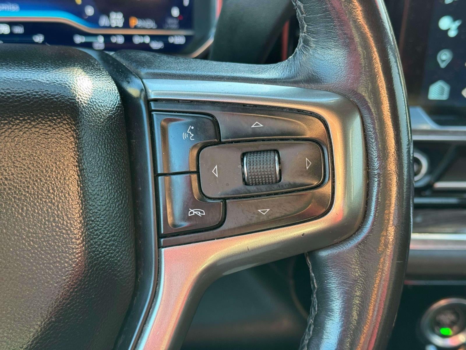 2022 Chevrolet Silverado 1500 4WD Double Cab Standard Bed LT with 2FT