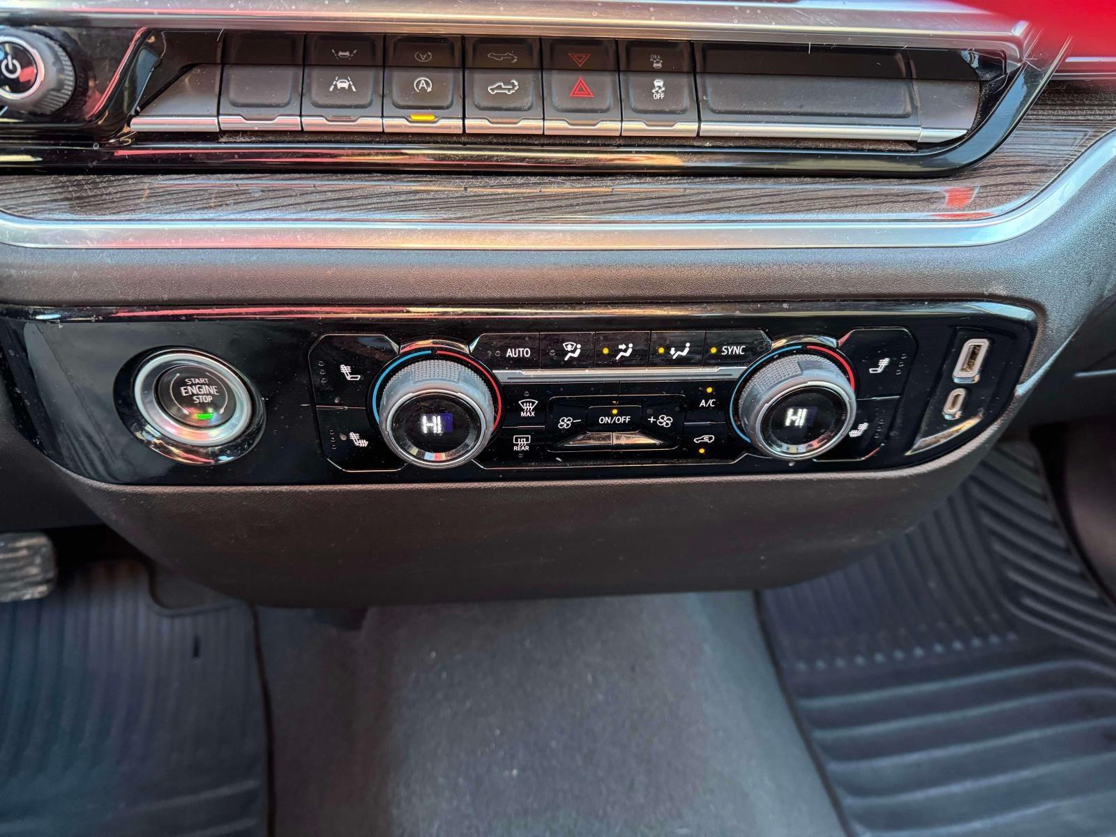 2022 Chevrolet Silverado 1500 4WD Double Cab Standard Bed LT with 2FT