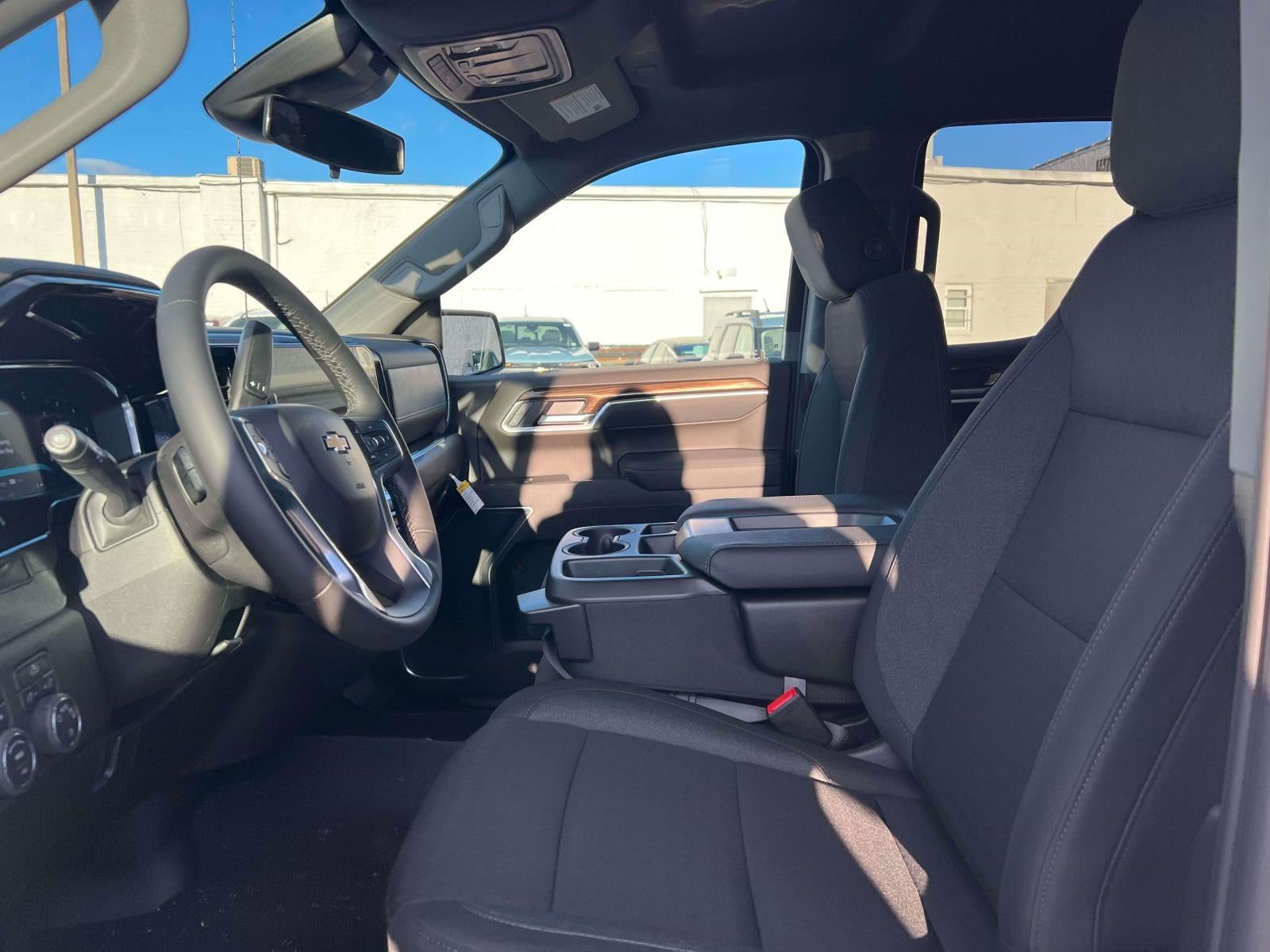 2026 Chevrolet Silverado 1500 4WD Double Cab Standard Bed LT