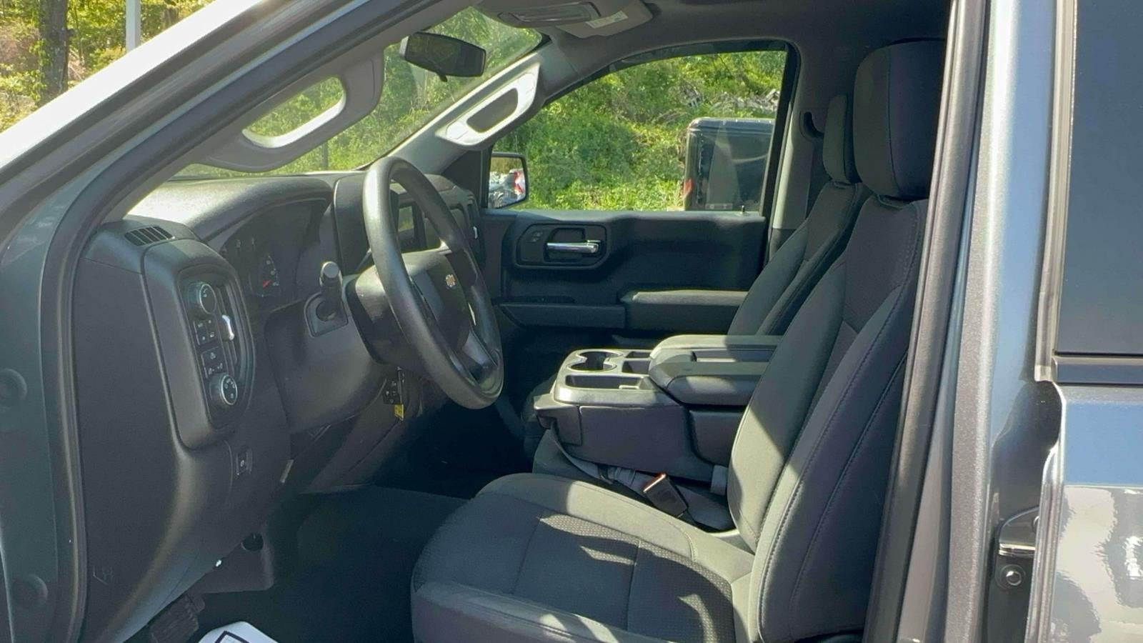2021 Chevrolet Silverado 1500 4WD Double Cab Standard Bed Custom