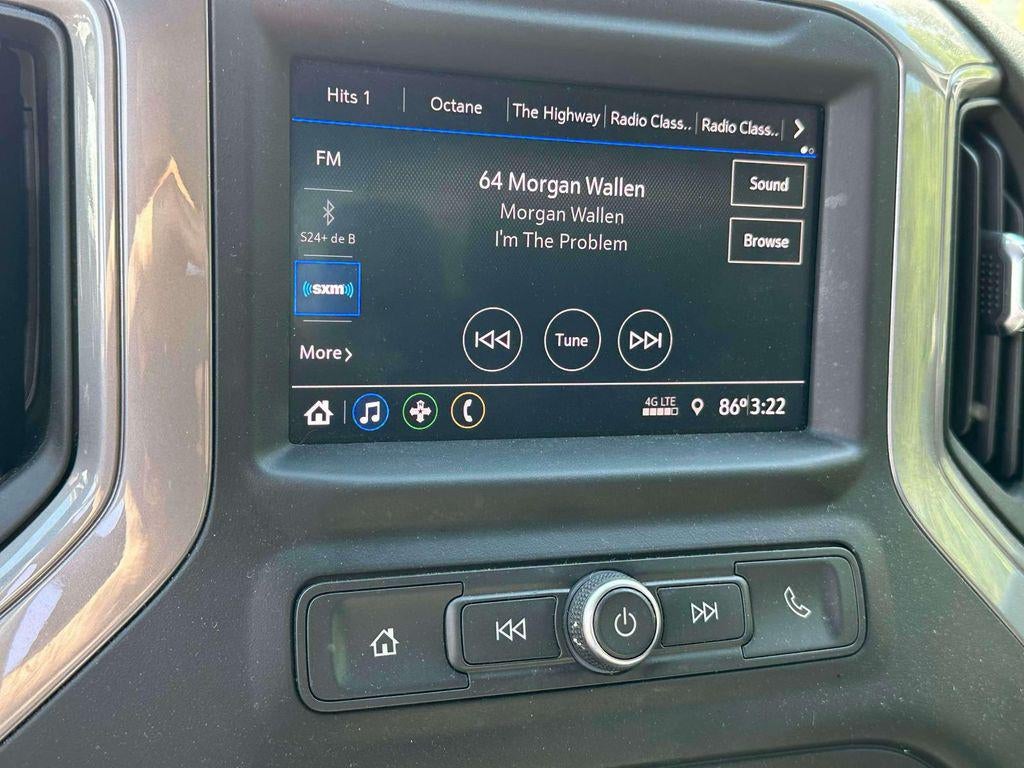 2021 Chevrolet Silverado 1500 4WD Double Cab Standard Bed Custom