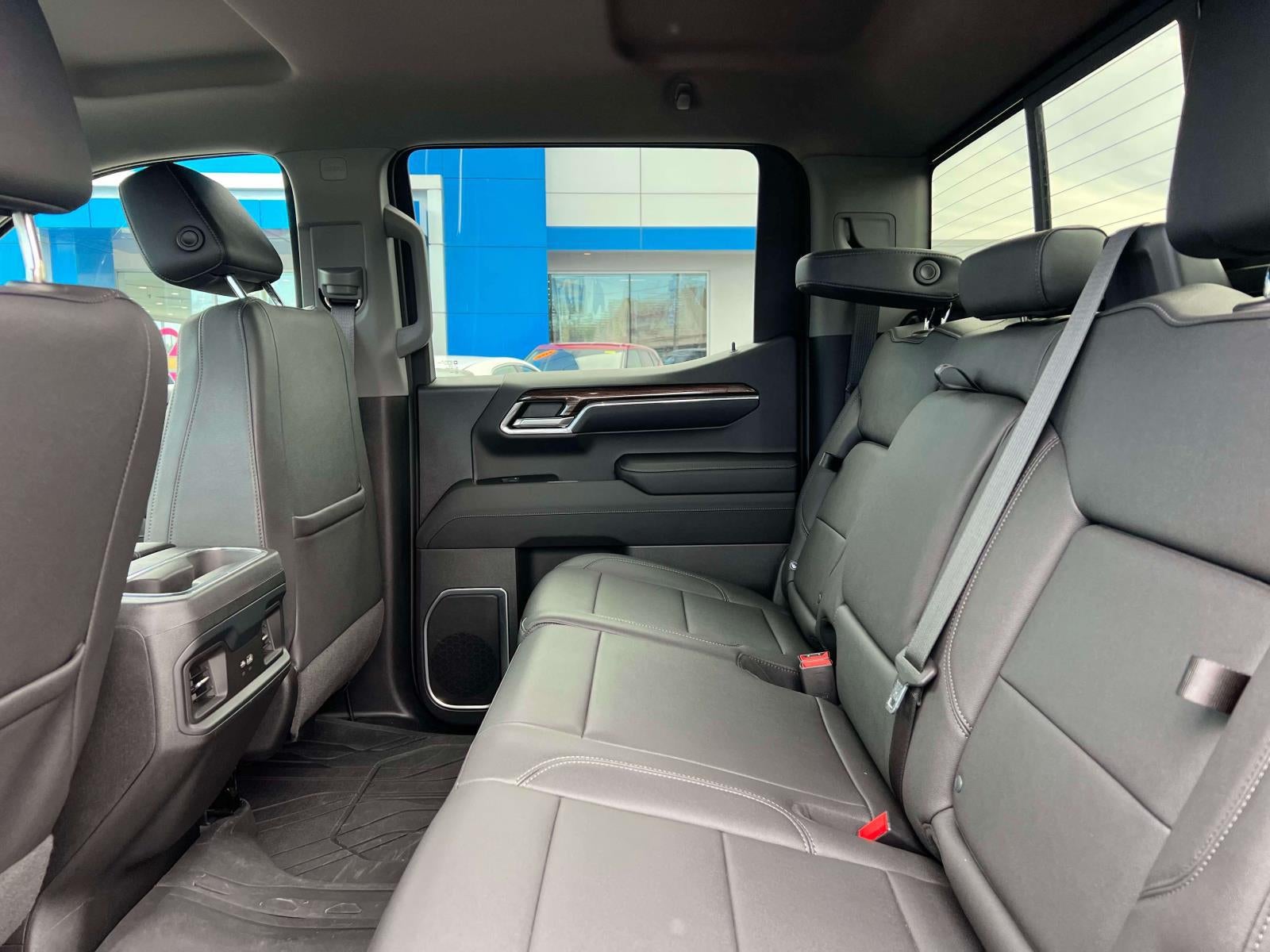 2023 Chevrolet Silverado 1500 4WD Crew Cab Short Bed RST