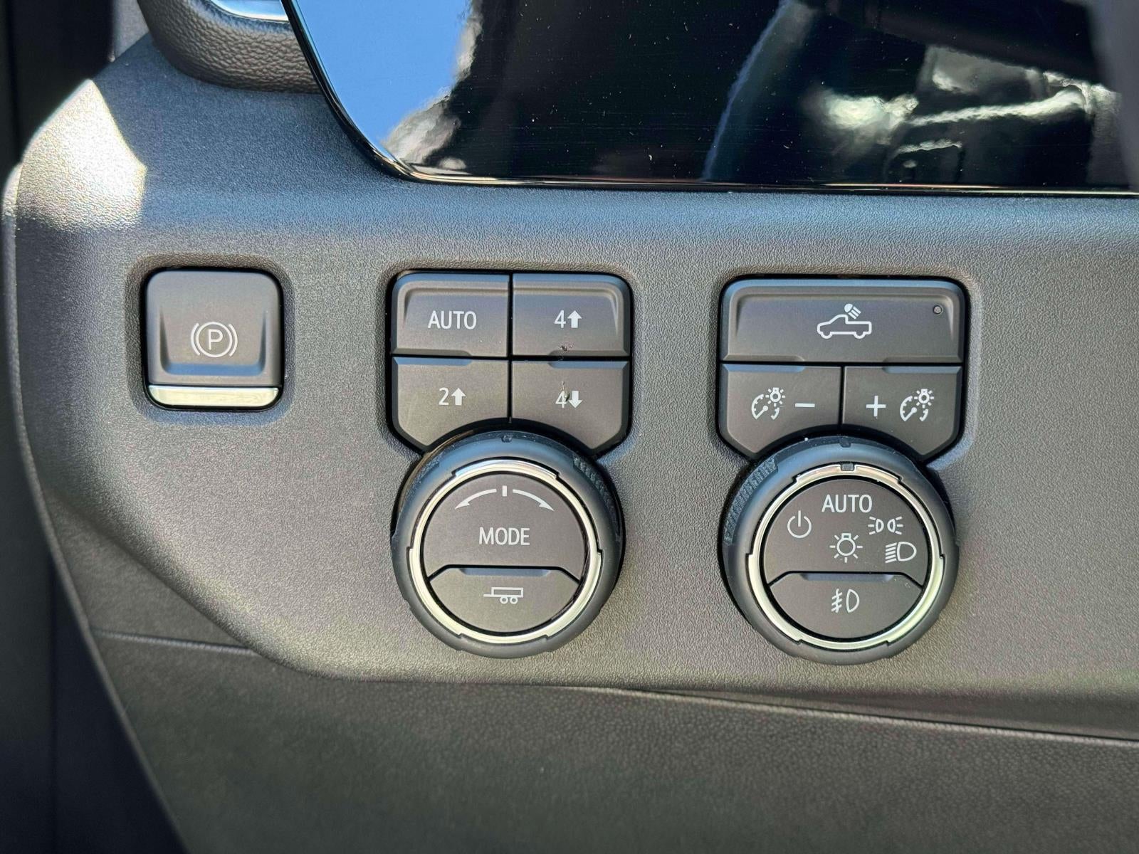 2024 Chevrolet Silverado 1500 4WD Crew Cab Short Bed RST