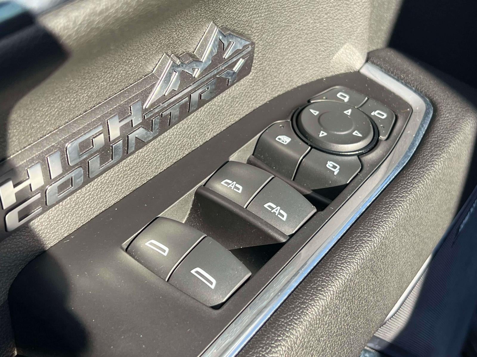 2023 Chevrolet Silverado 1500 4WD Crew Cab Short Bed High Country