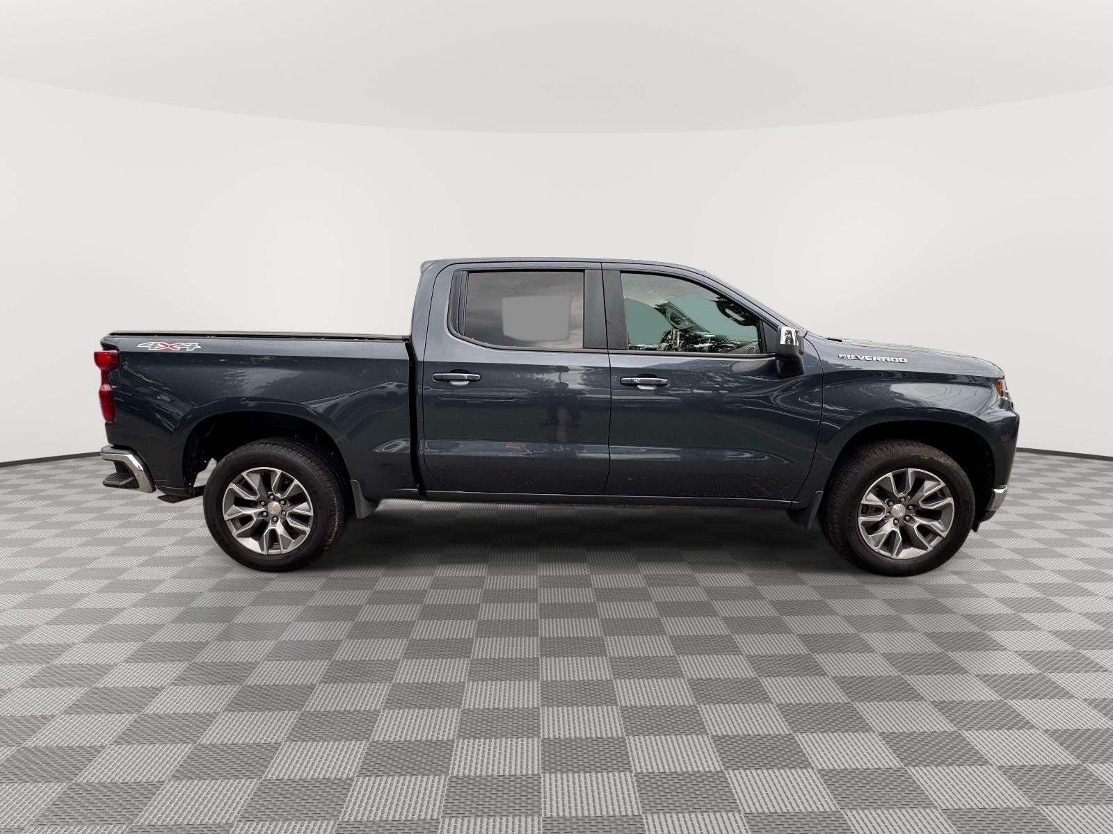 2021 Chevrolet Silverado 1500 4WD Crew Cab Short Bed LT