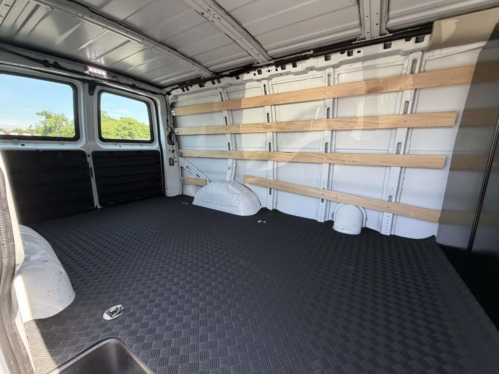 2025 Chevrolet Express Cargo RWD 2500 Regular Wheelbase WT