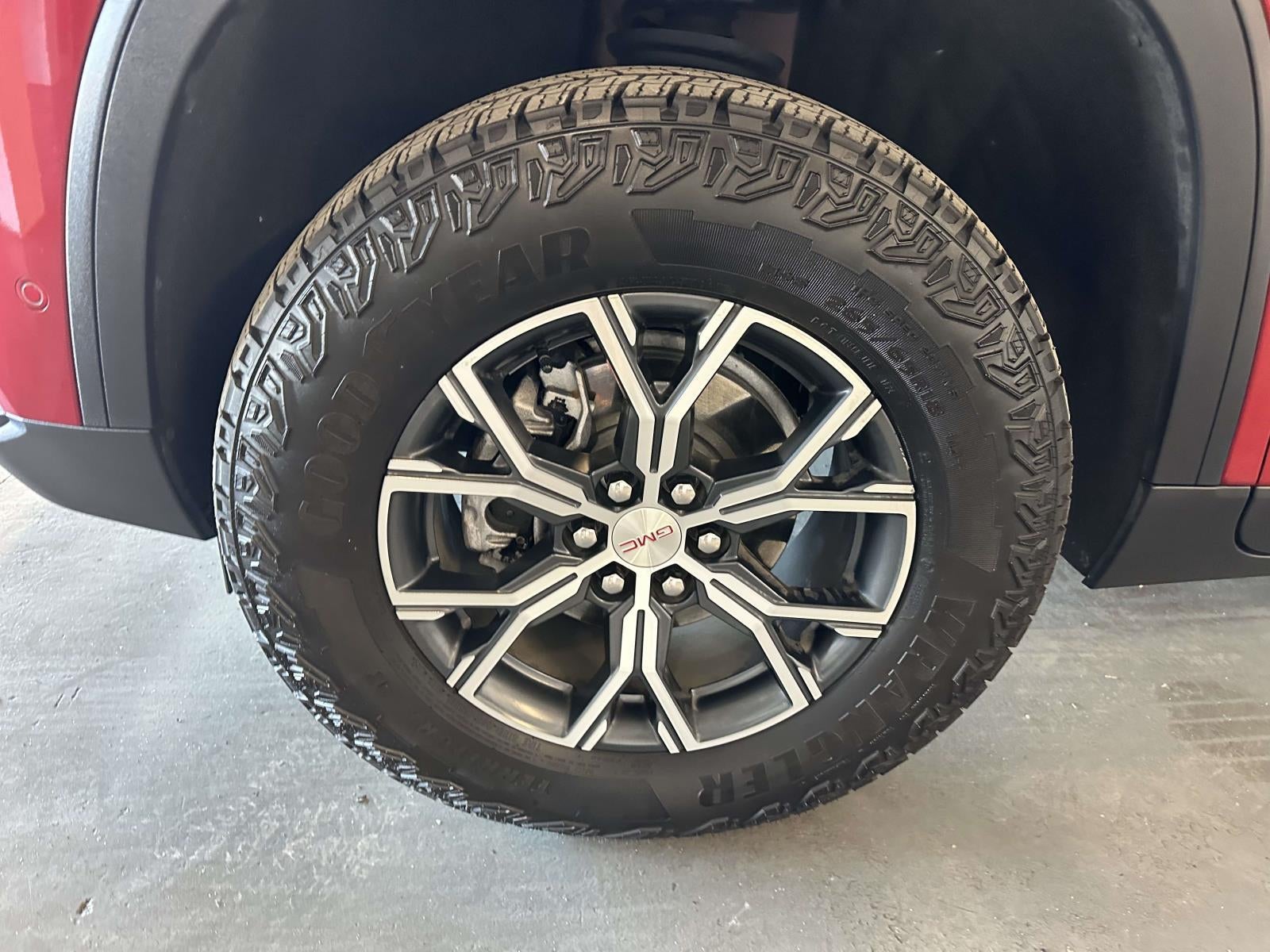 2024 GMC Acadia AWD AT4