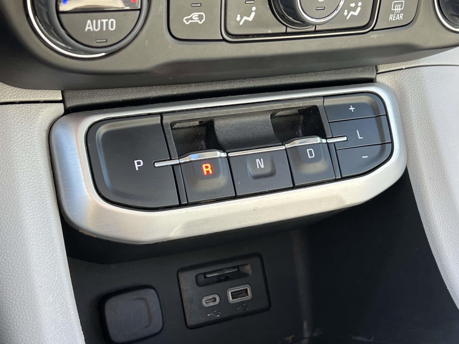 2022 GMC Acadia AWD SLT