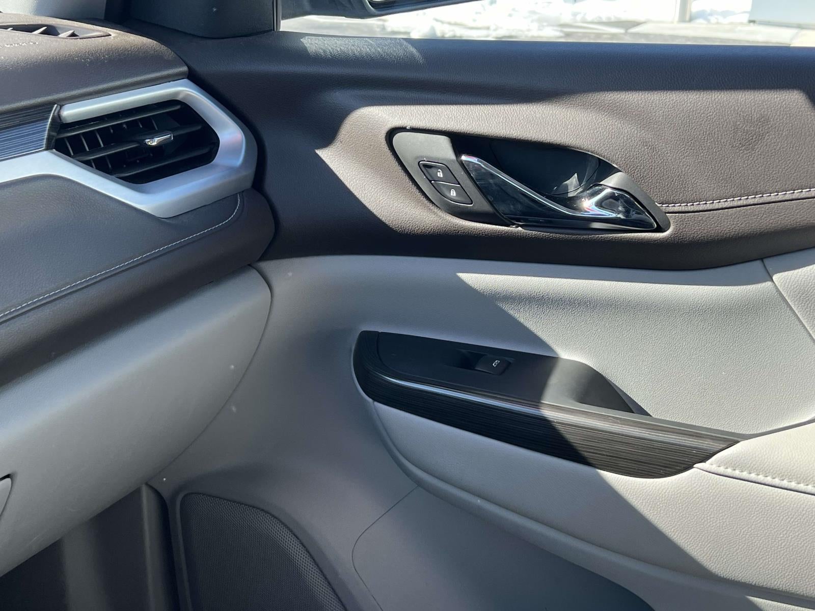 2022 GMC Acadia AWD SLT