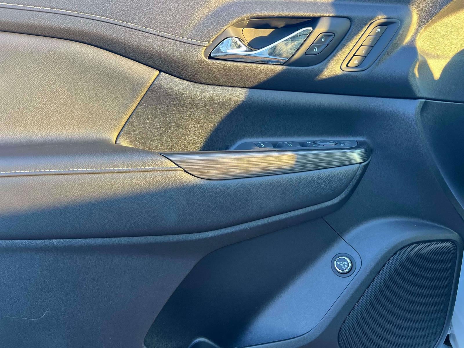 2023 GMC Acadia AWD SLT