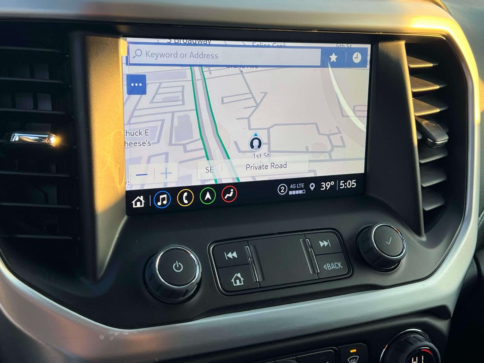 2023 GMC Acadia AWD SLT