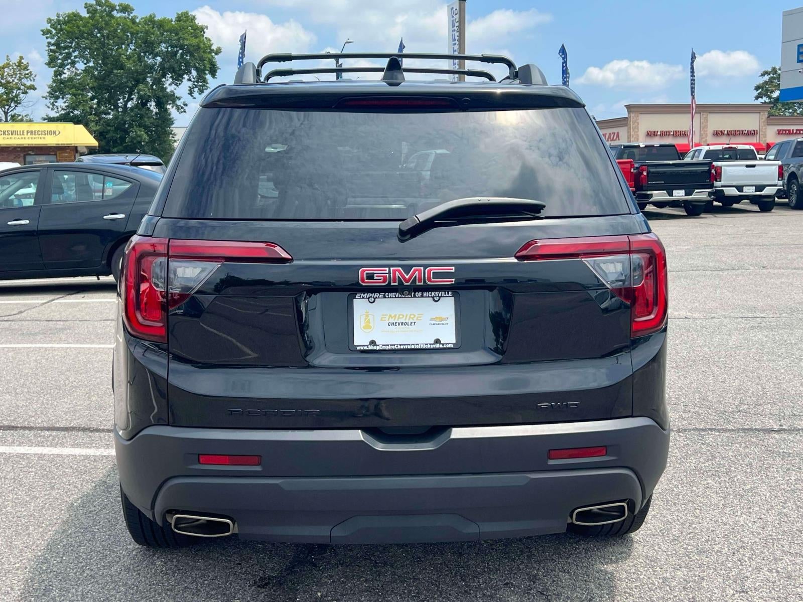 2023 GMC Acadia AWD SLT