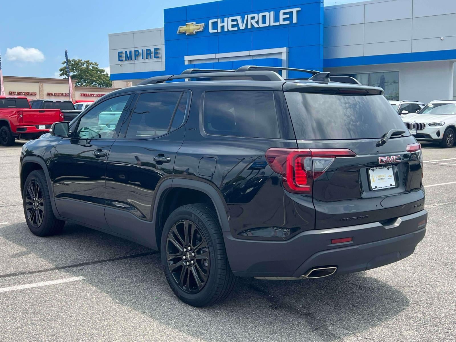2023 GMC Acadia AWD SLT