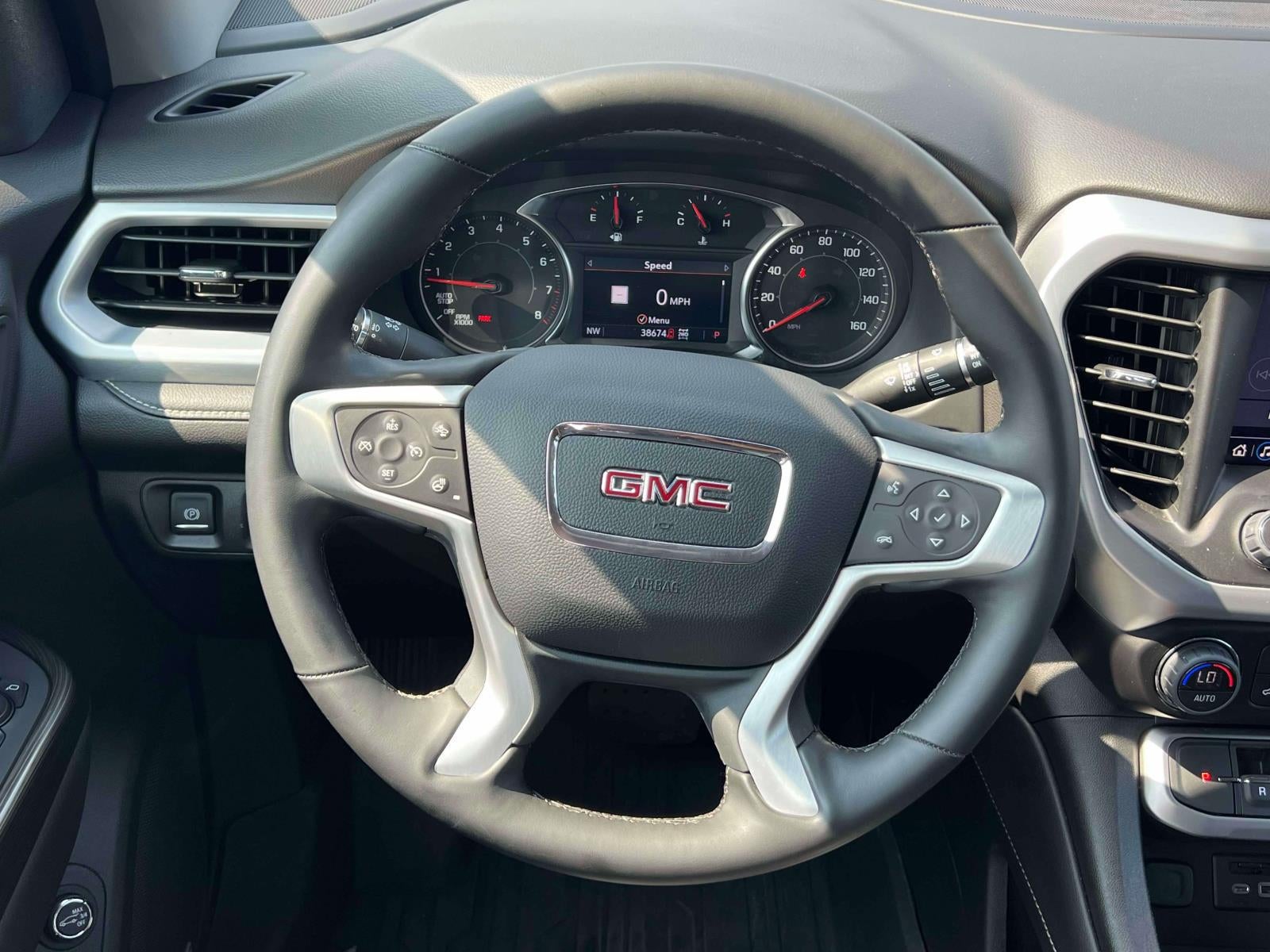2023 GMC Acadia AWD SLT