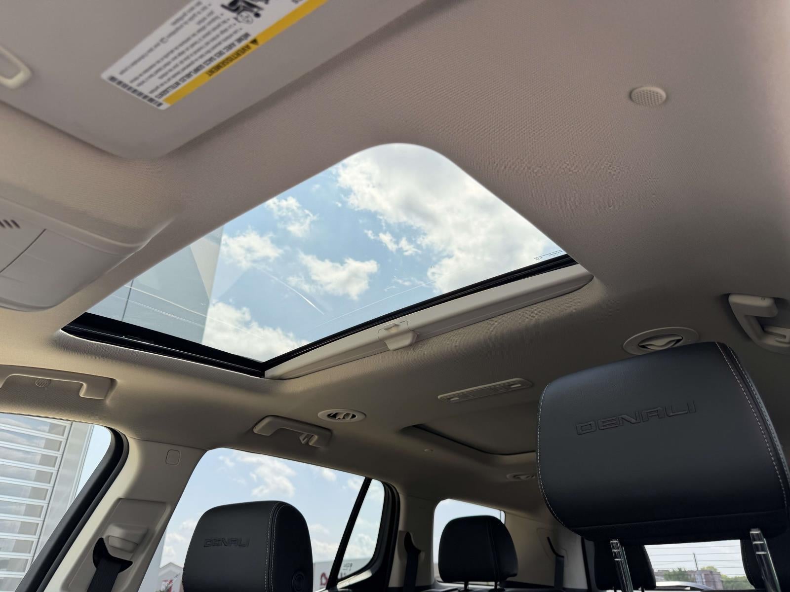 2022 GMC Acadia AWD Denali