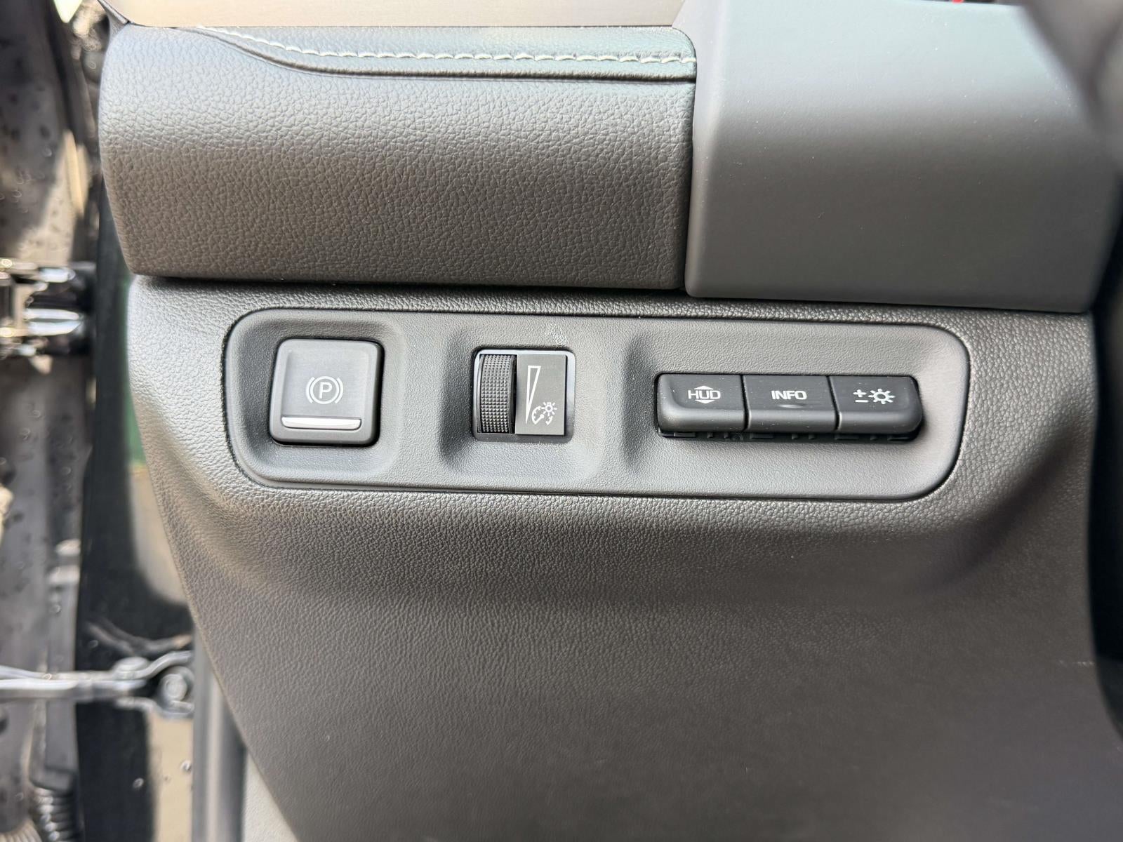 2022 GMC Acadia AWD Denali