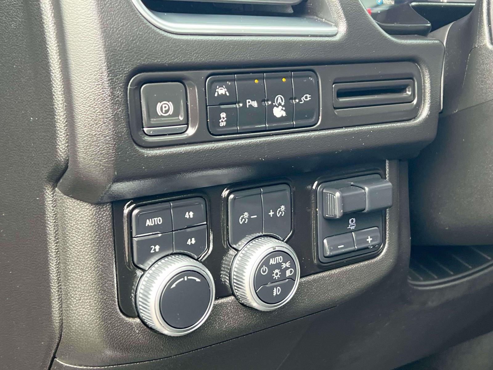 2021 GMC Yukon 4WD SLT