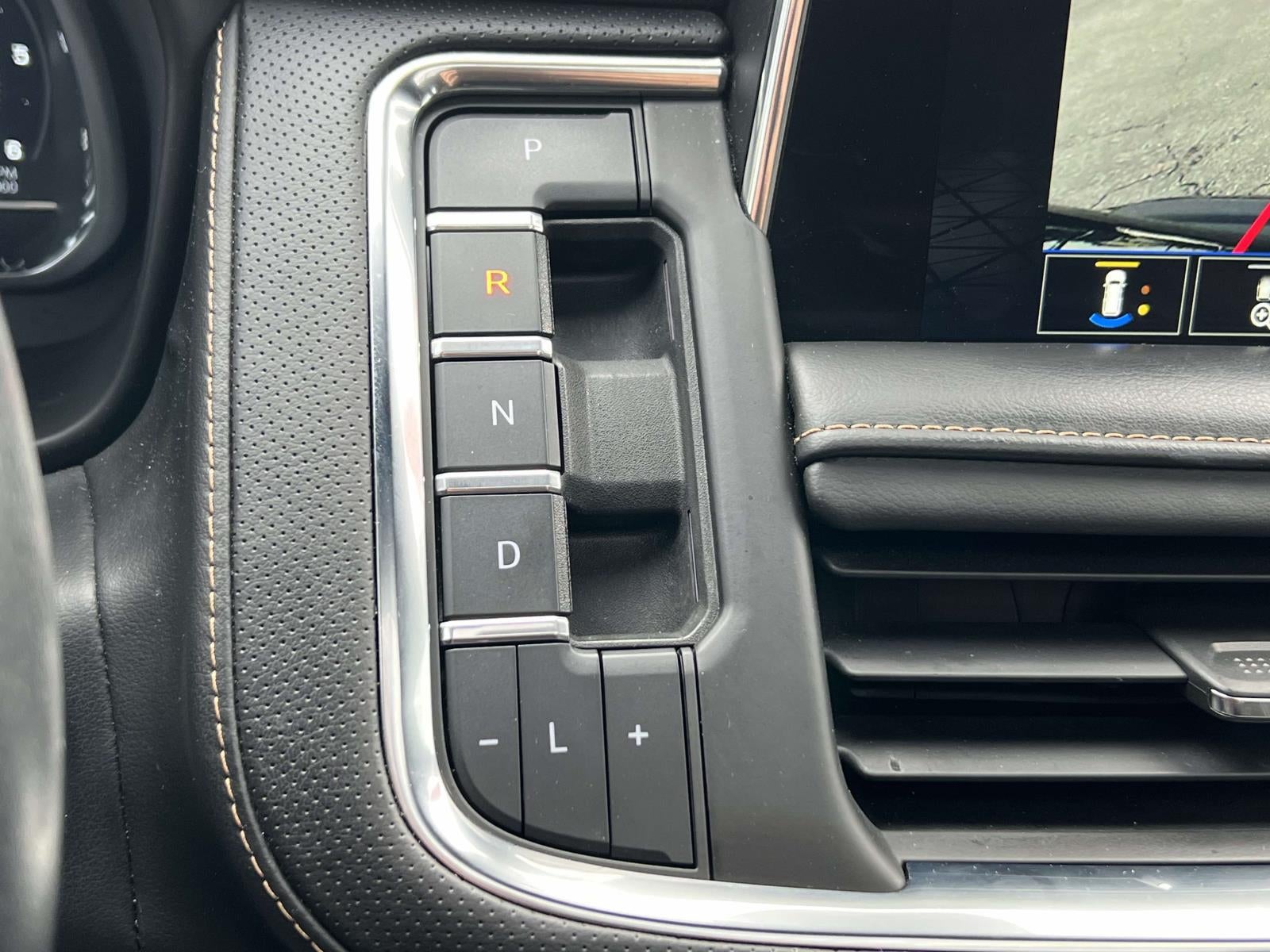 2022 GMC Yukon 4WD AT4