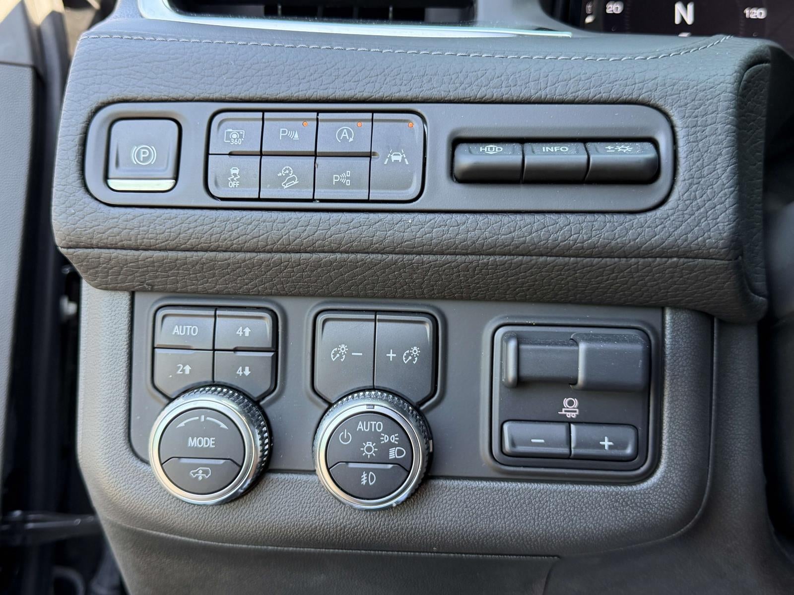 2023 GMC Yukon 4WD Denali