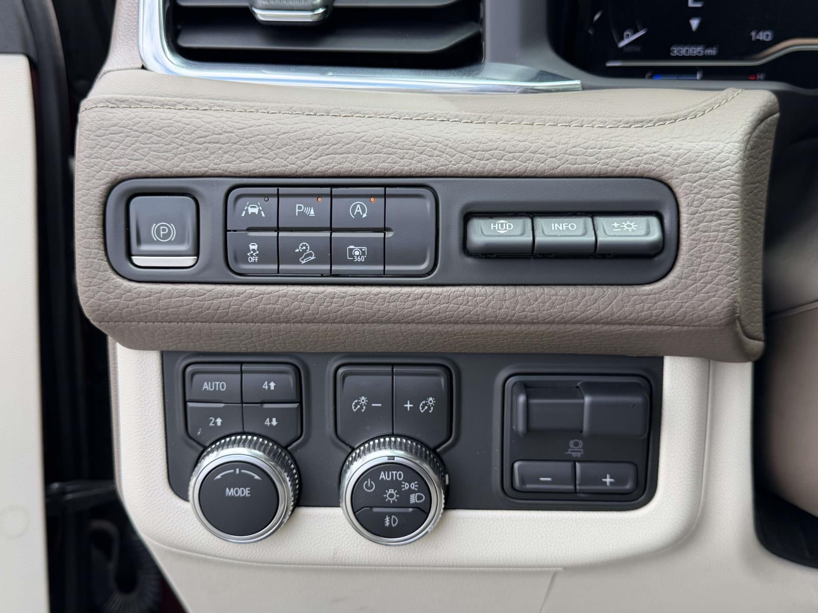 2023 GMC Yukon 4WD Denali