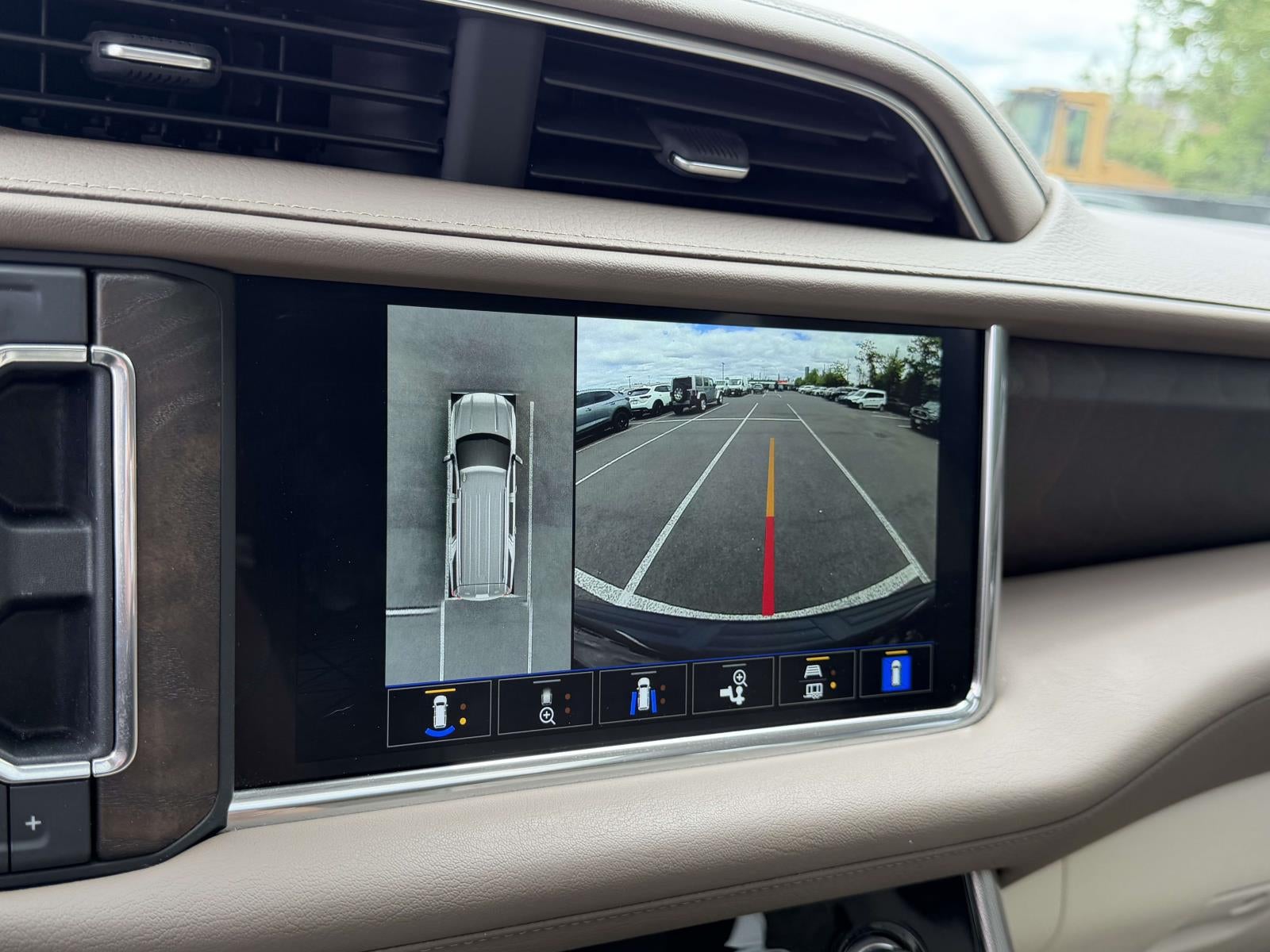 2023 GMC Yukon 4WD Denali