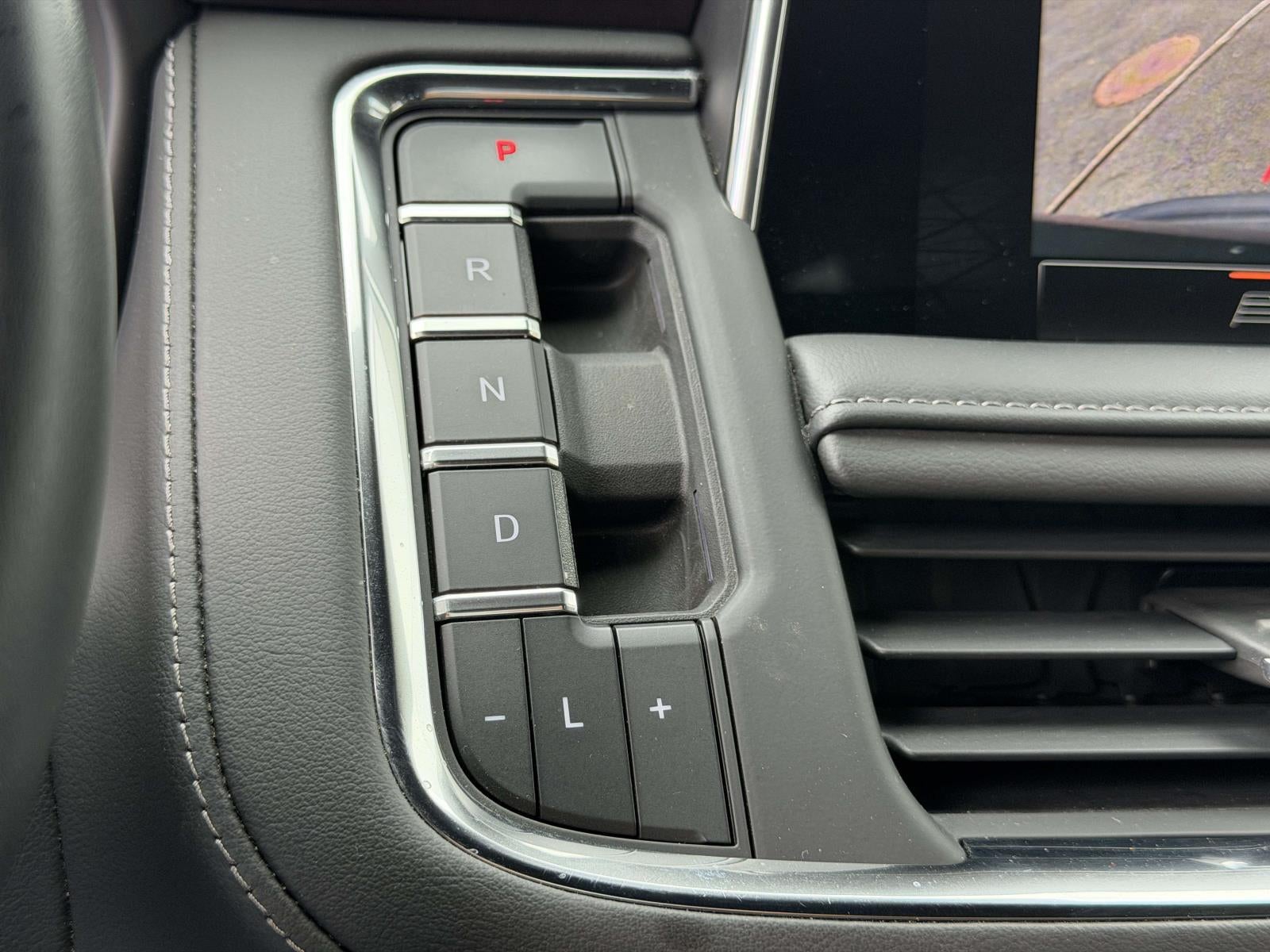 2023 GMC Yukon XL 4WD SLE