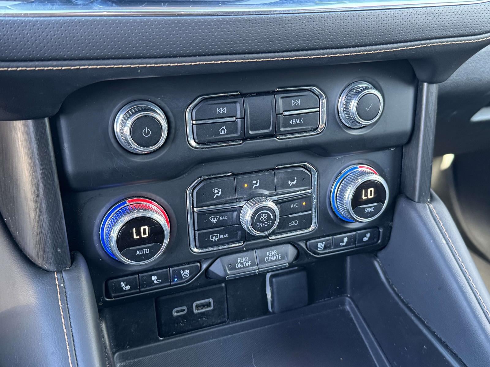 2023 GMC Yukon XL 4WD AT4