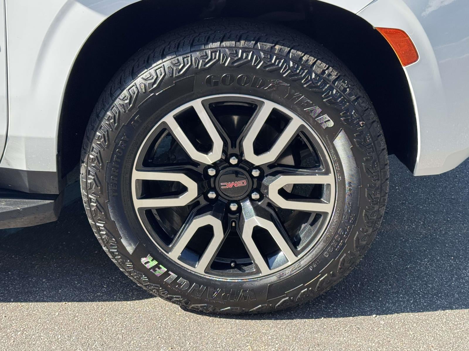 2023 GMC Yukon XL 4WD AT4