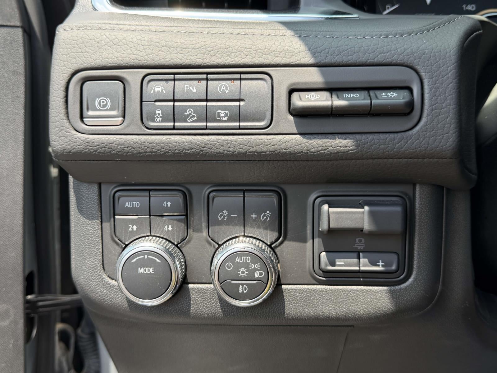 2023 GMC Yukon XL 4WD Denali