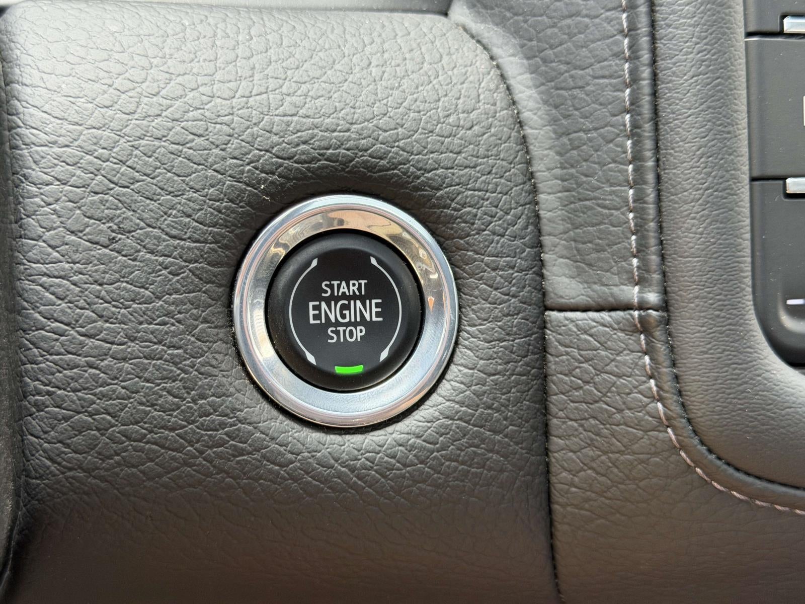 2023 GMC Yukon XL 4WD Denali