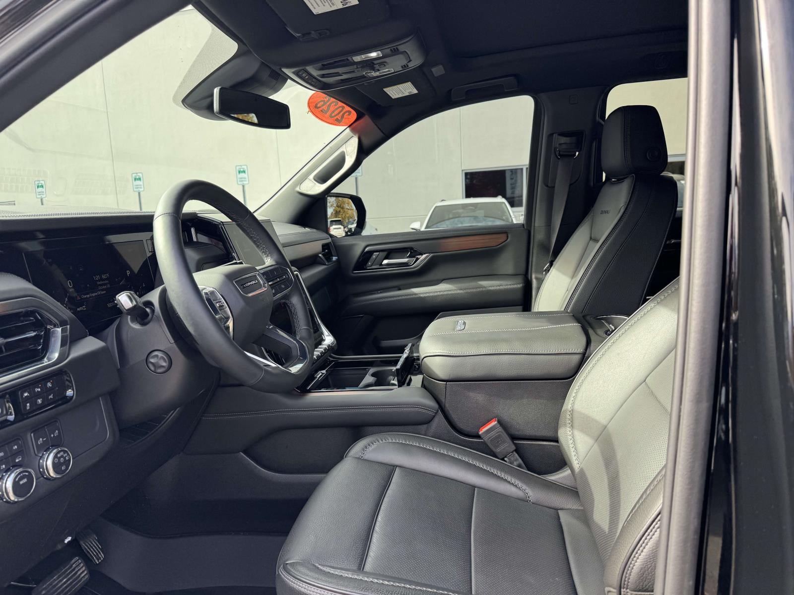 2025 GMC Yukon XL Denali 4WD