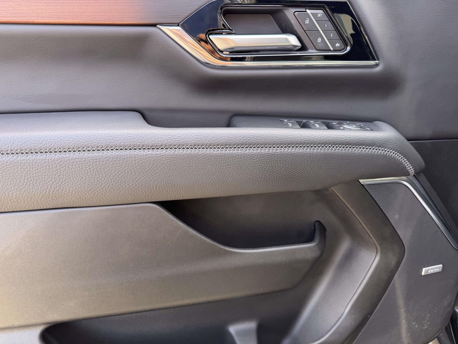 2025 GMC Yukon XL Denali 4WD