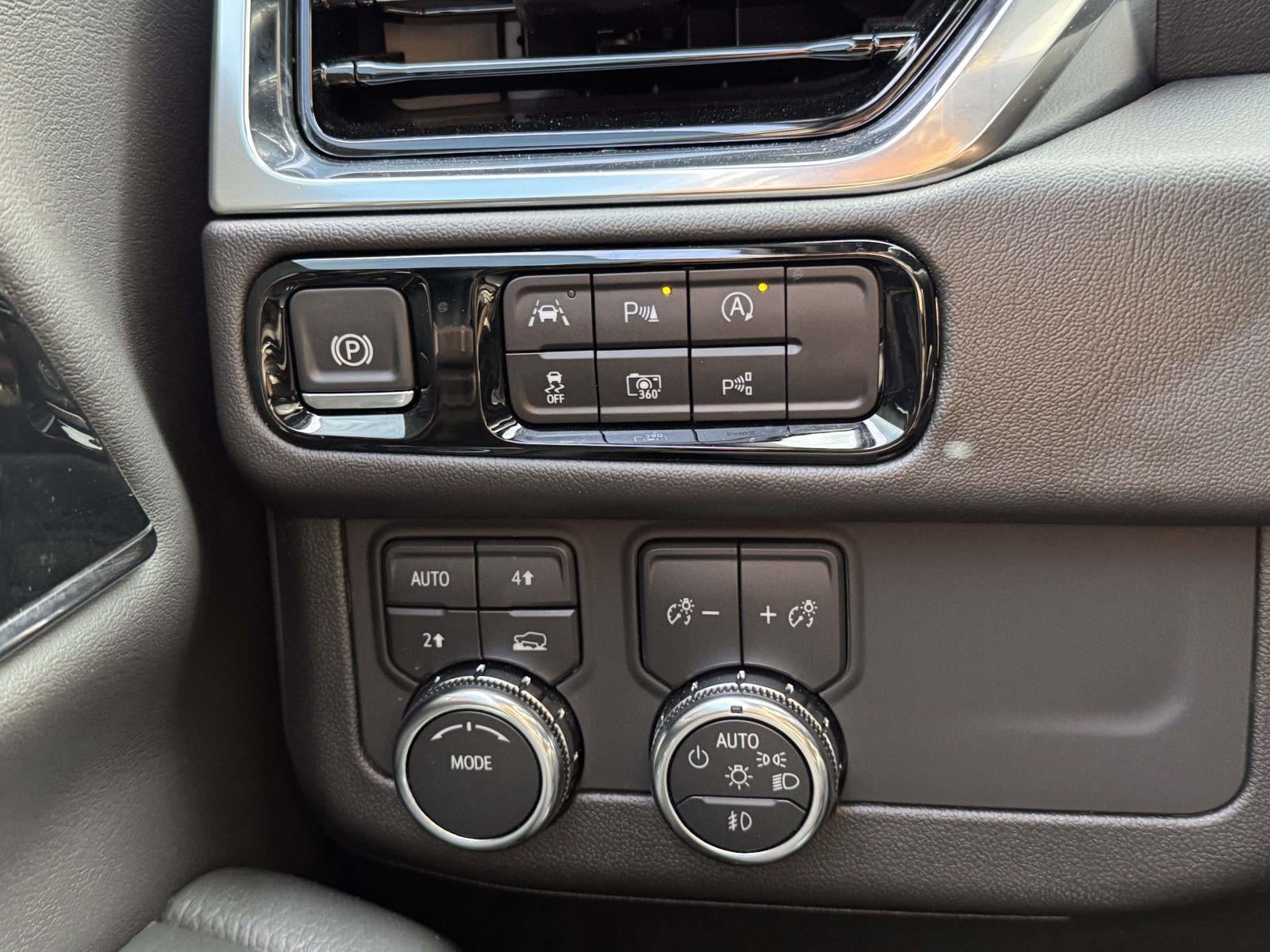 2025 GMC Yukon XL Denali 4WD