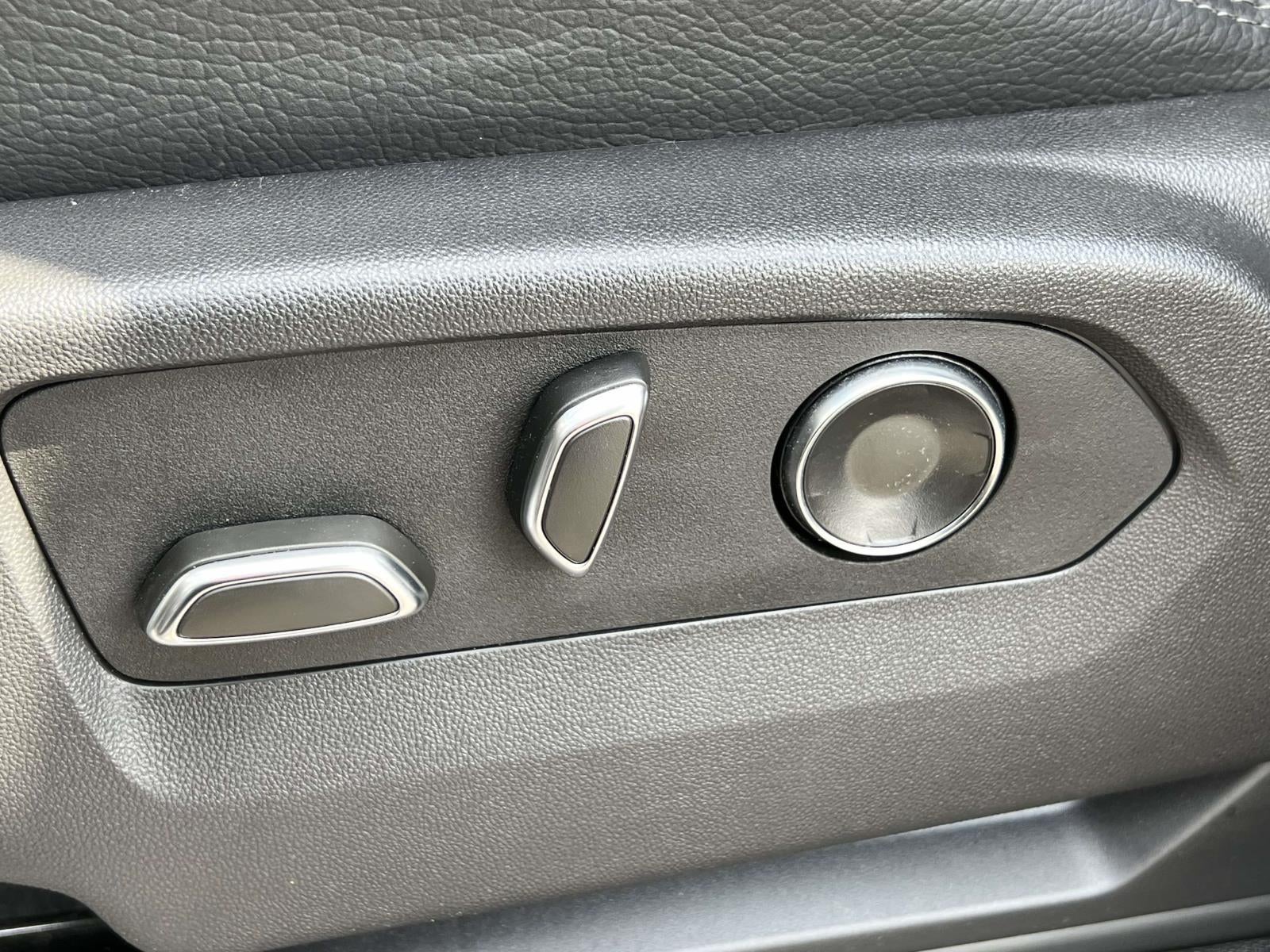 2025 GMC Yukon XL Denali 4WD