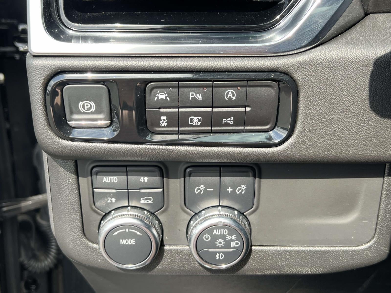 2025 GMC Yukon XL Denali 4WD