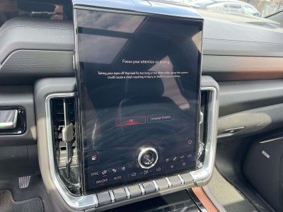 2025 GMC Yukon XL Denali 4WD