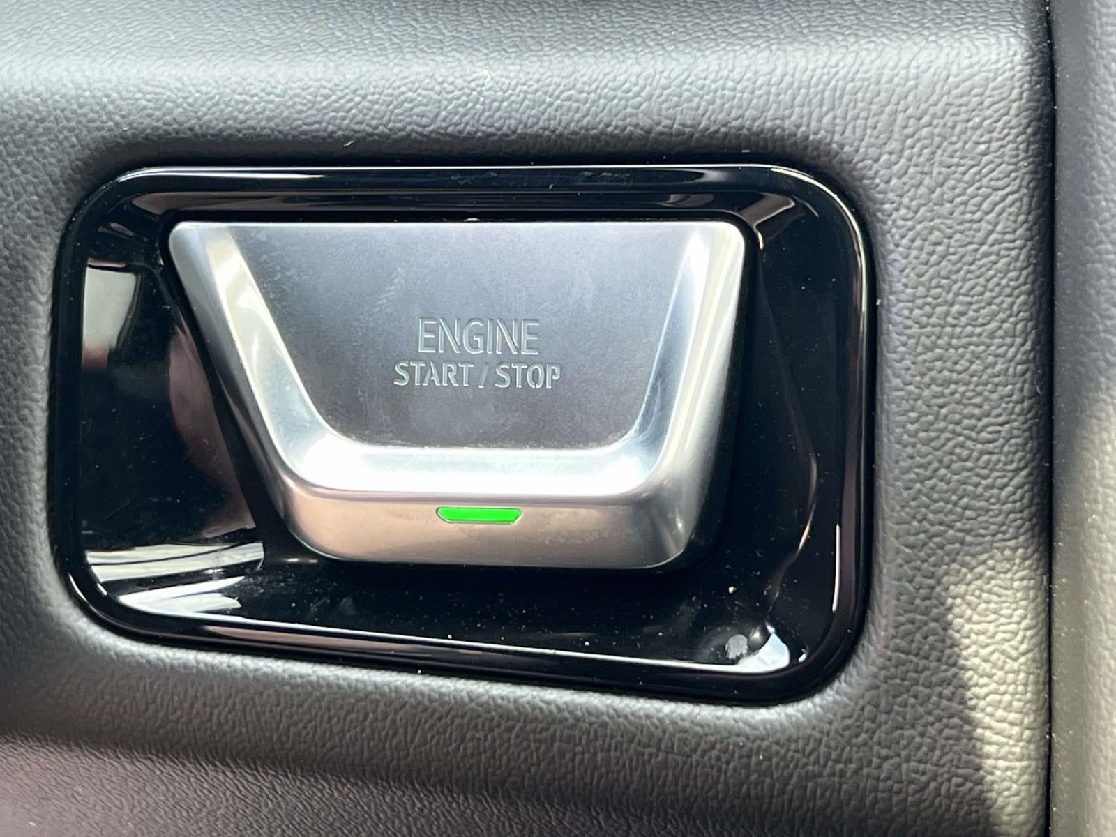 2025 GMC Yukon XL Denali 4WD