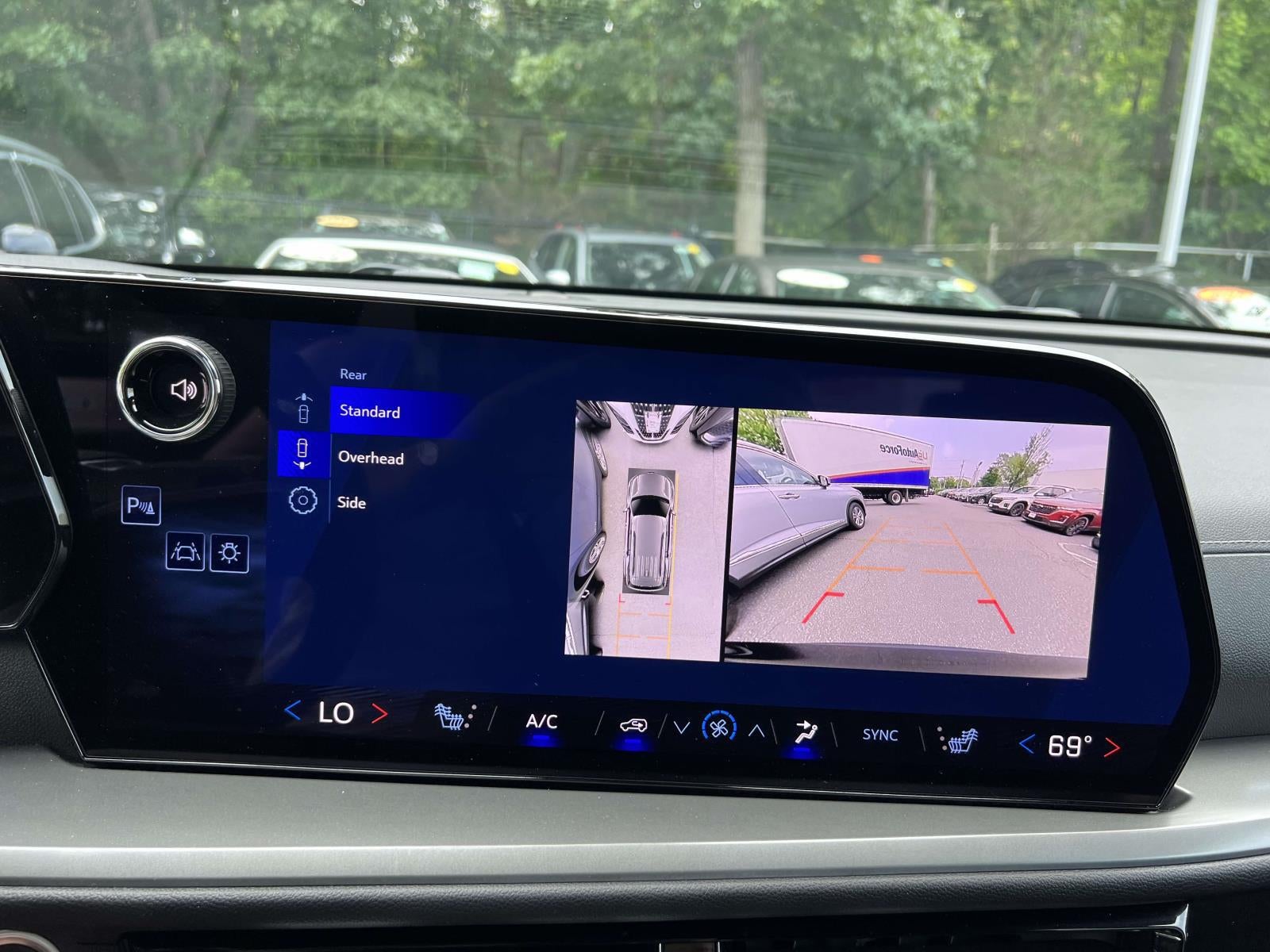 2024 Chevrolet Traverse FWD LT