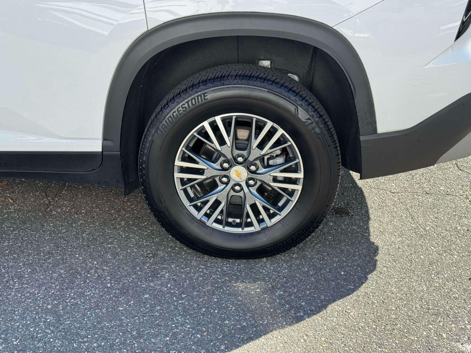 2024 Chevrolet Traverse FWD LT