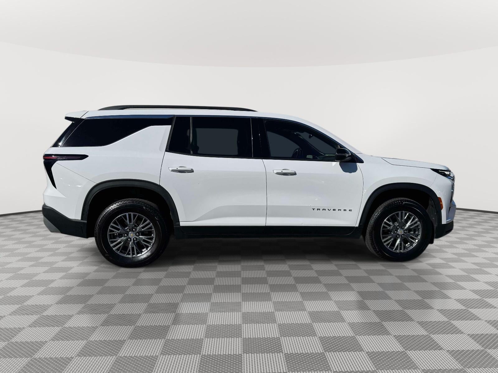 2024 Chevrolet Traverse FWD LT