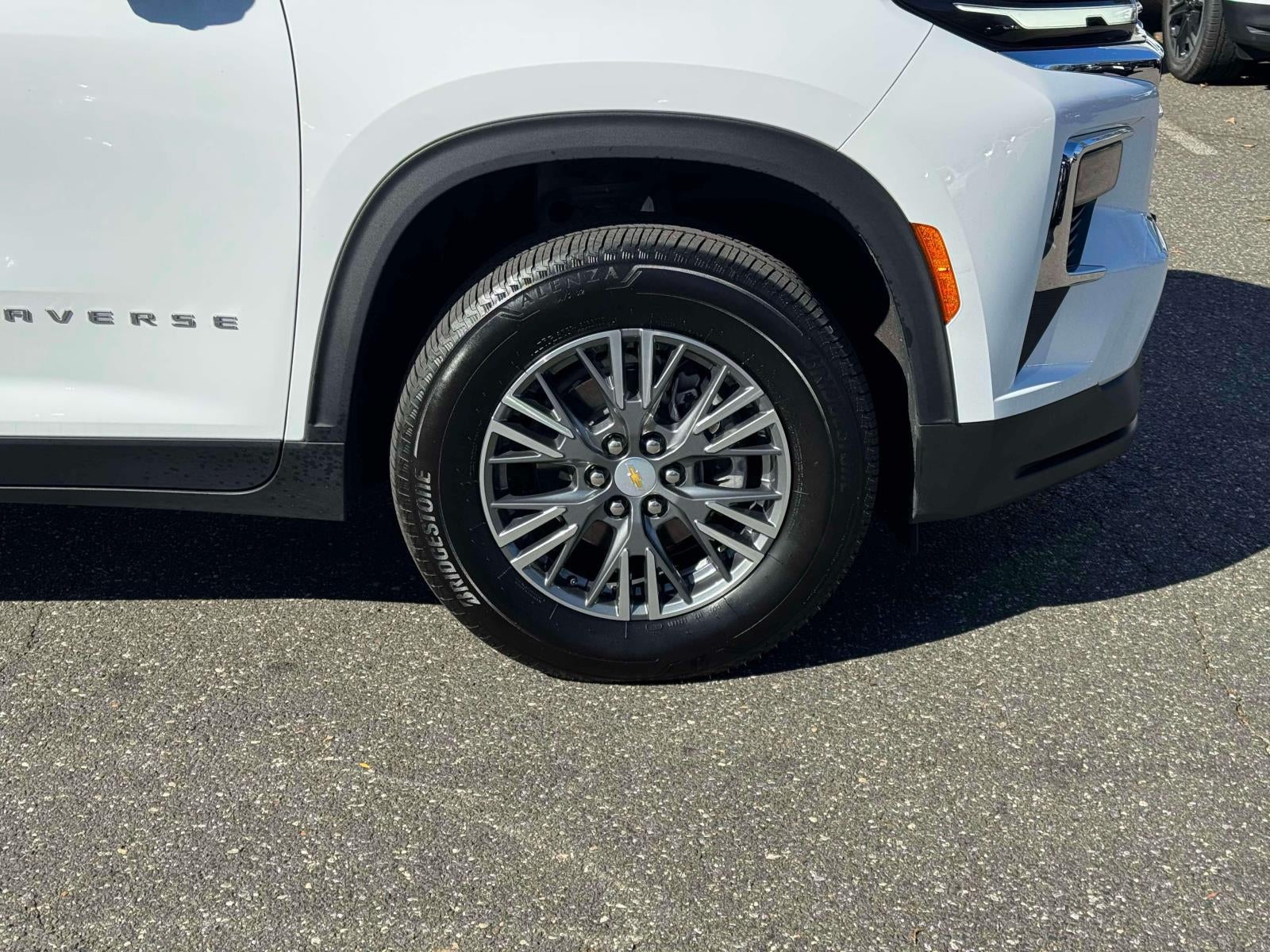 2024 Chevrolet Traverse FWD LT