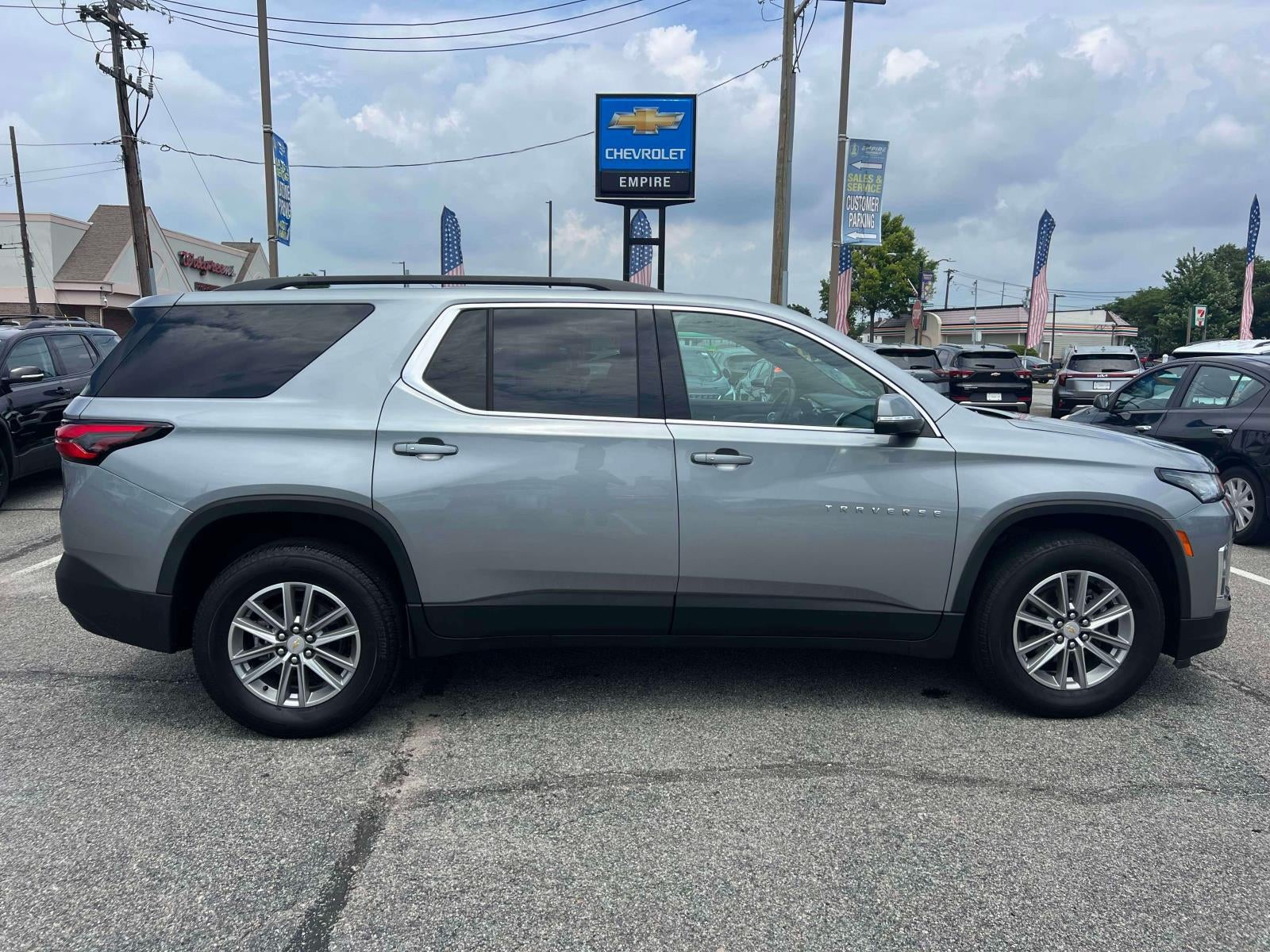 2023 Chevrolet Traverse LT
