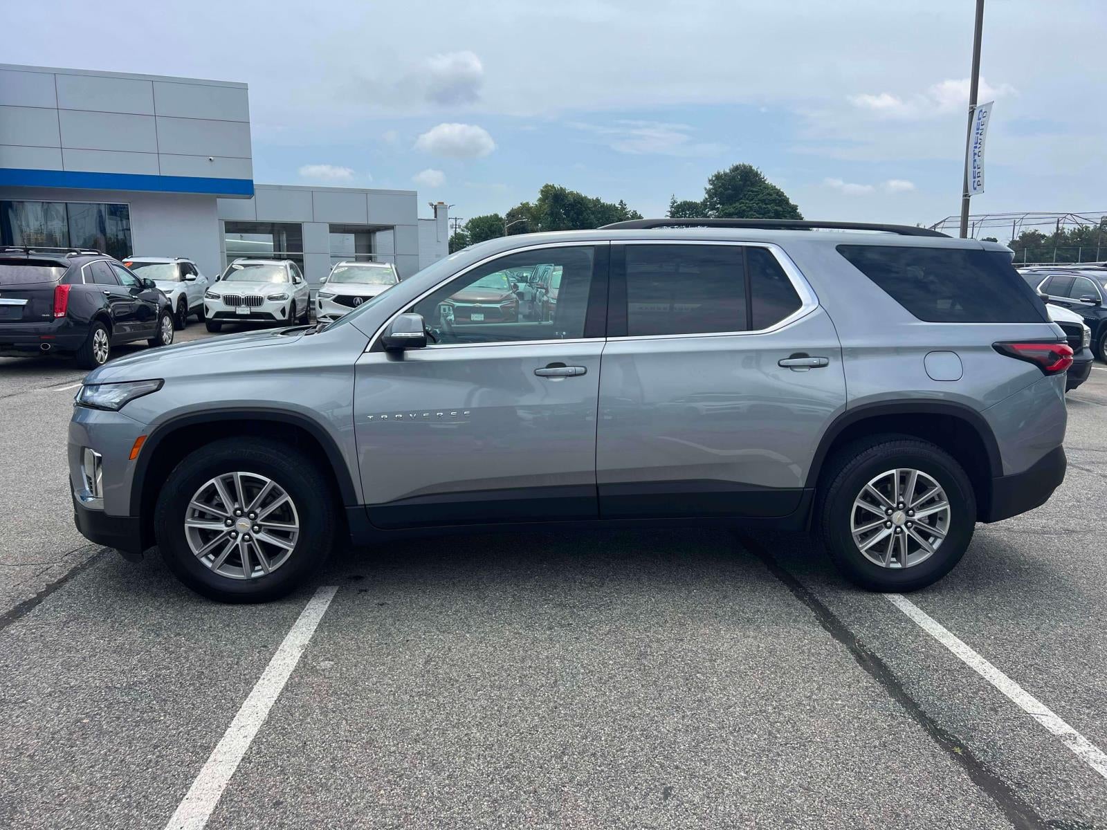 2023 Chevrolet Traverse LT