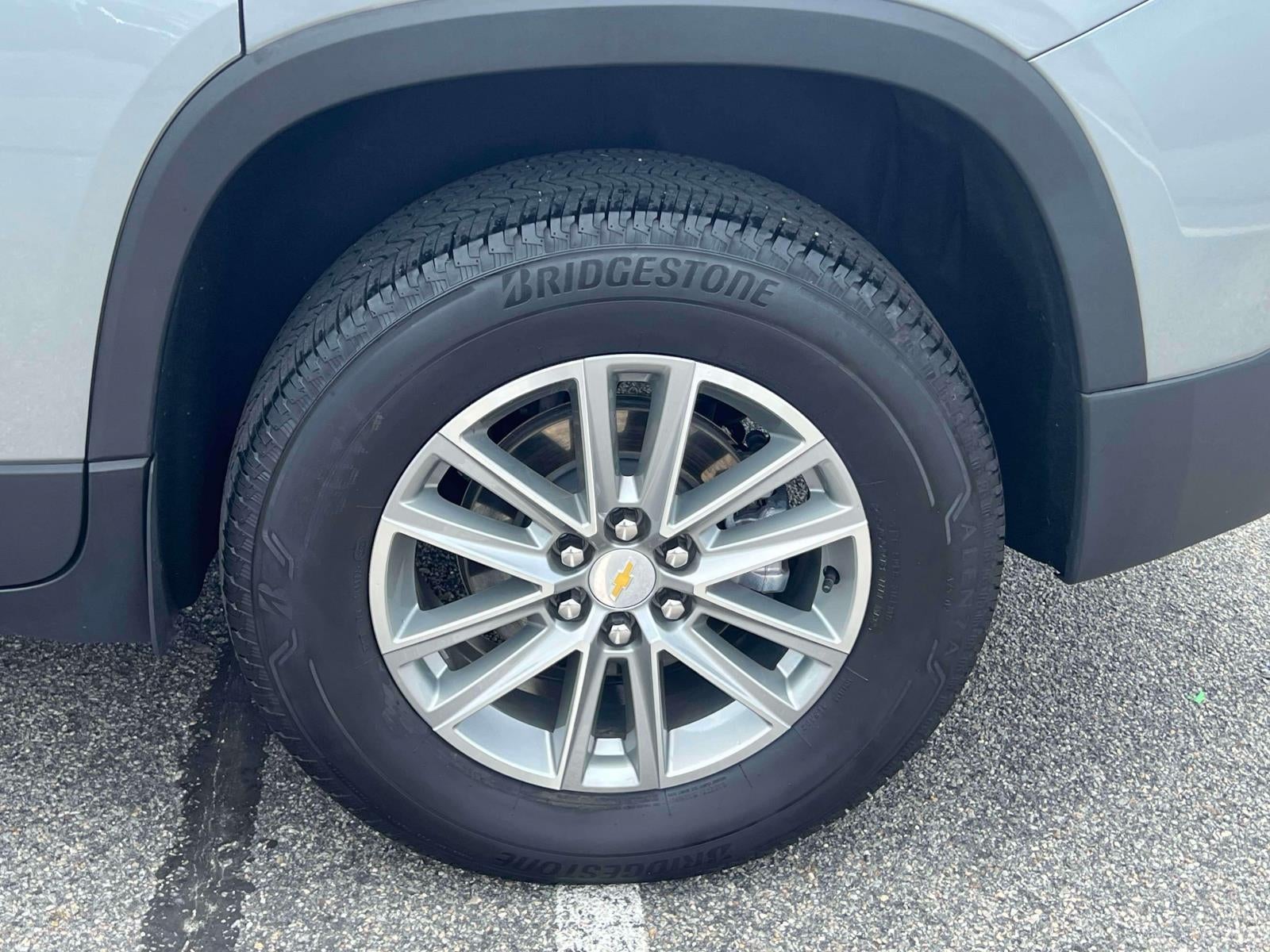 2023 Chevrolet Traverse LT