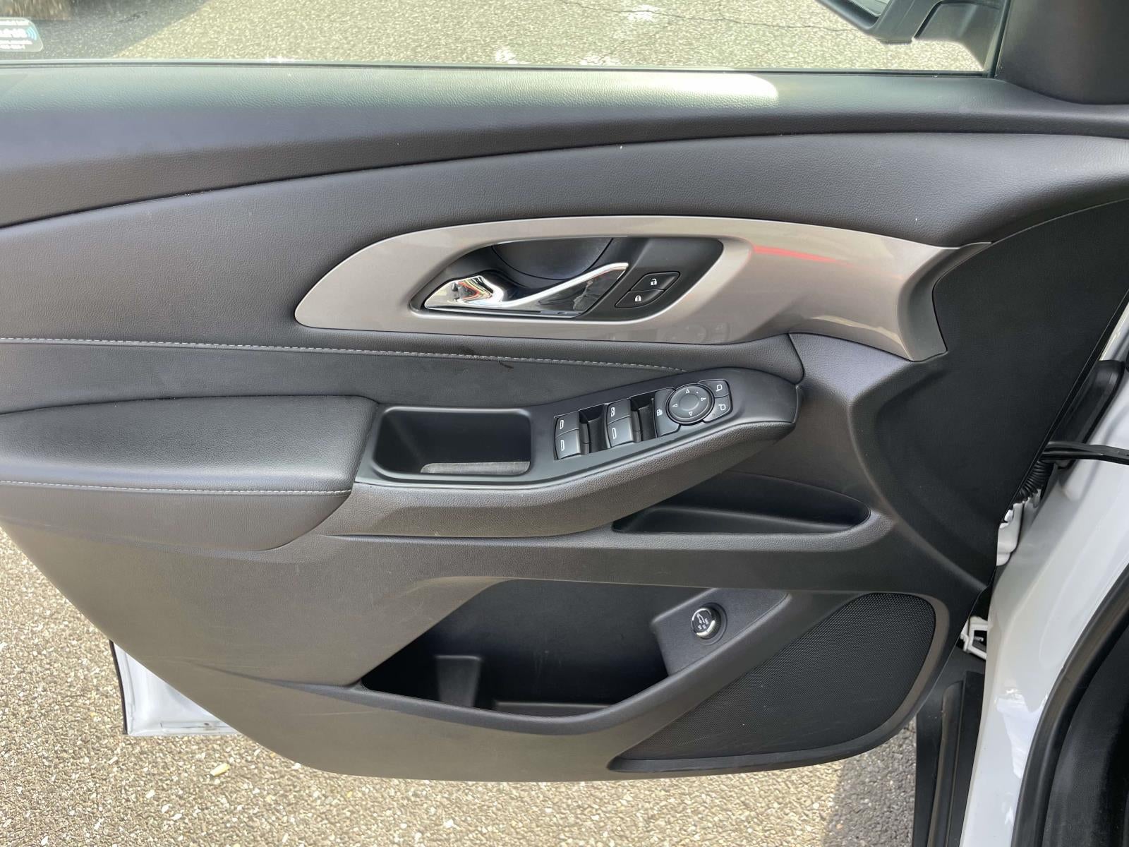 2023 Chevrolet Traverse FWD LT Cloth