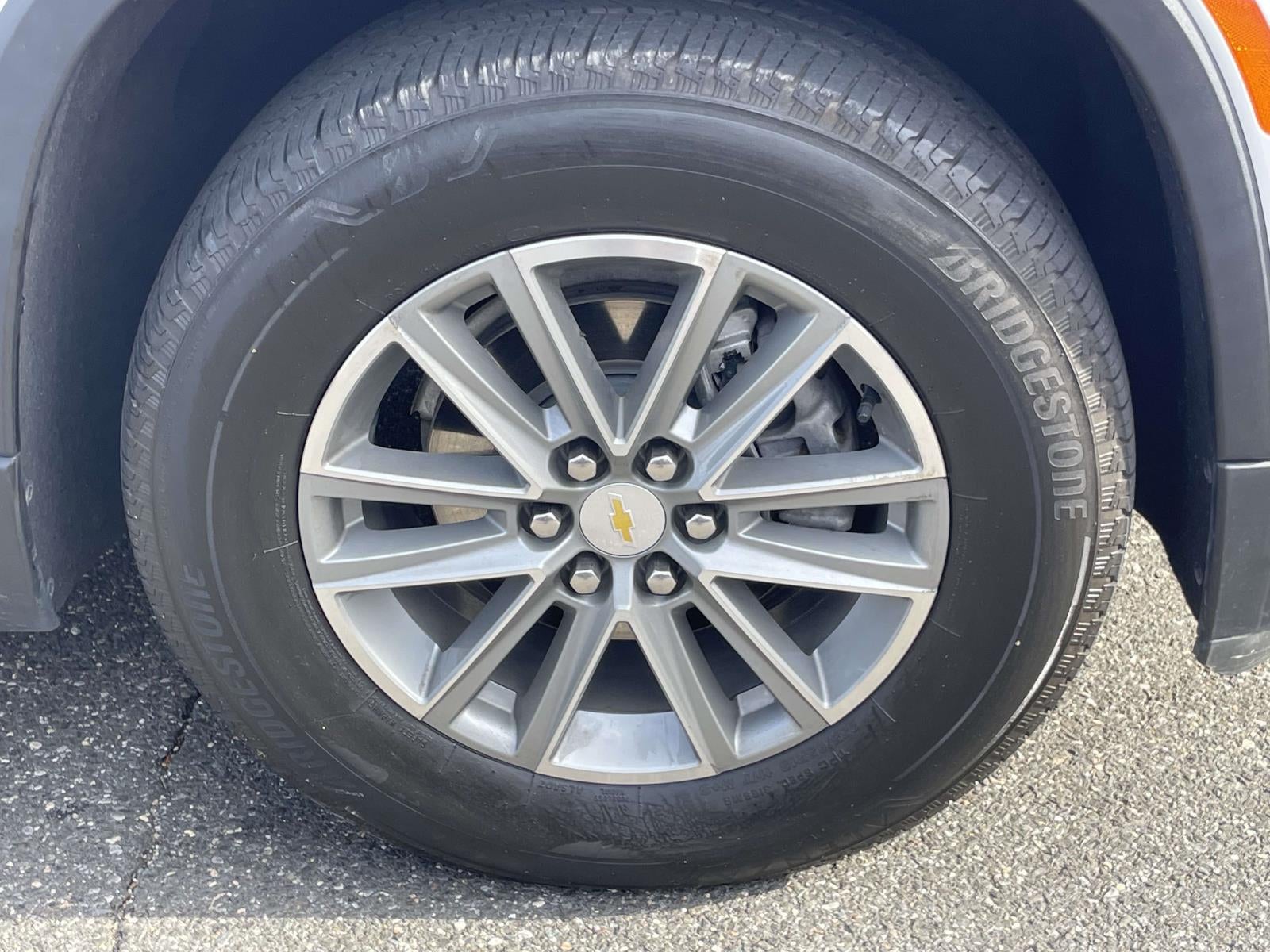 2023 Chevrolet Traverse FWD LT Cloth