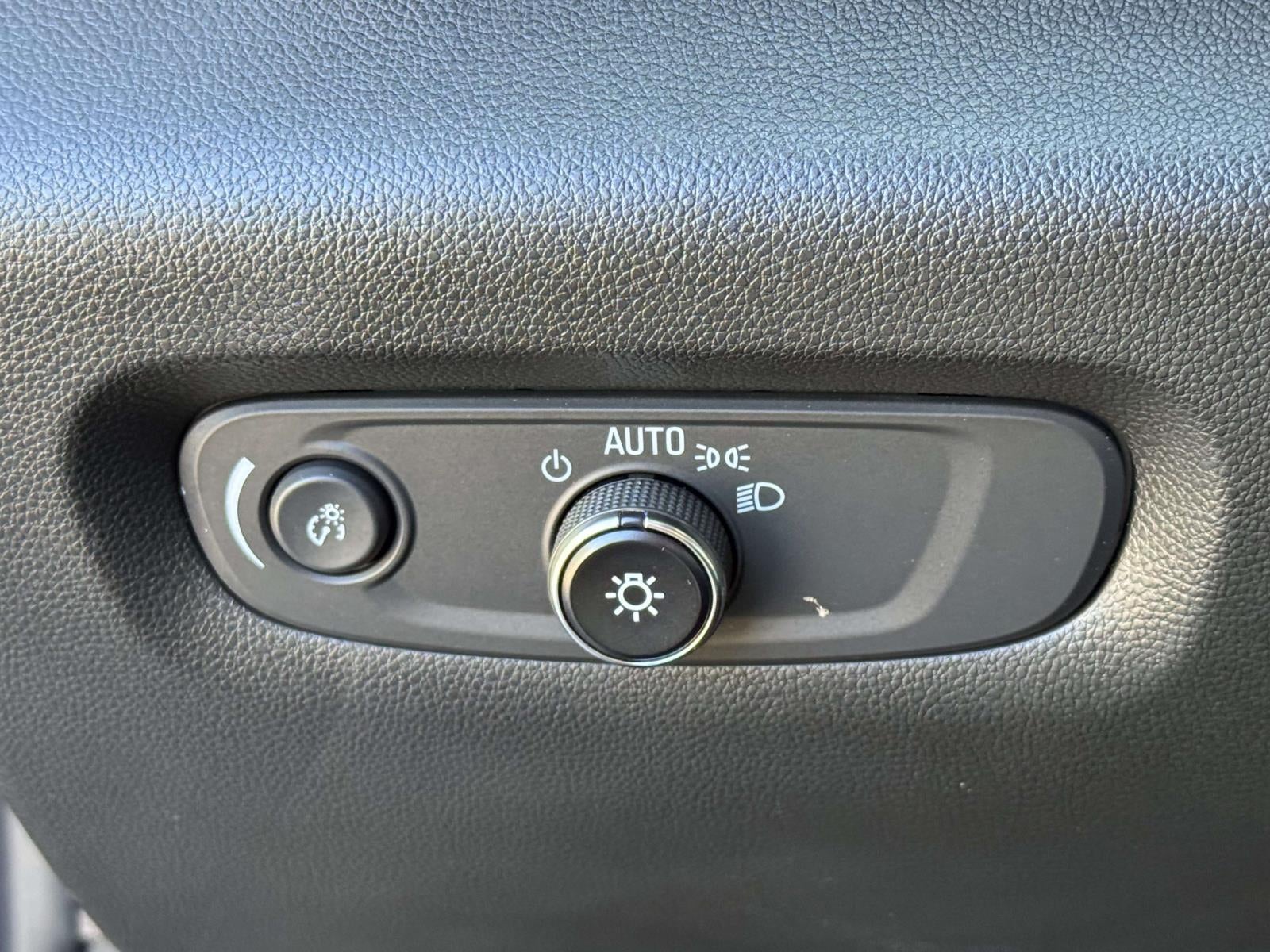 2023 Chevrolet Traverse FWD LT Cloth