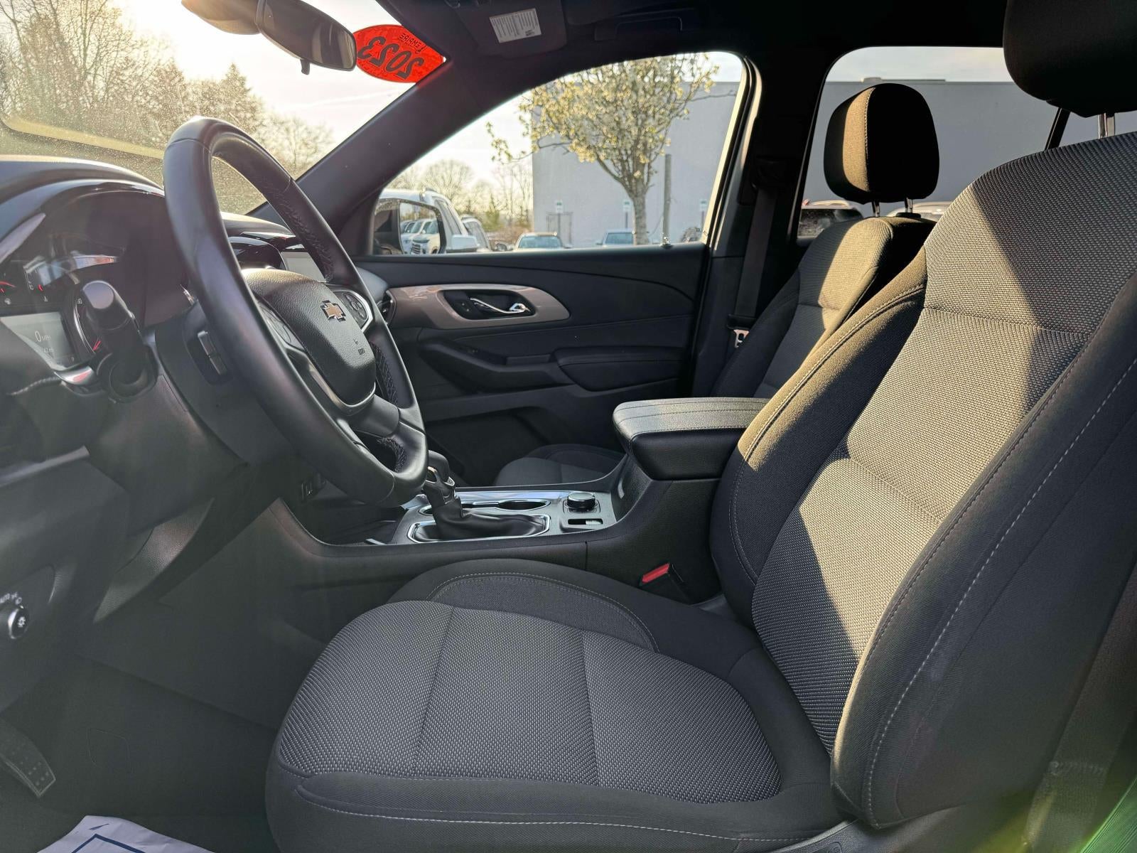 2023 Chevrolet Traverse FWD LT Cloth