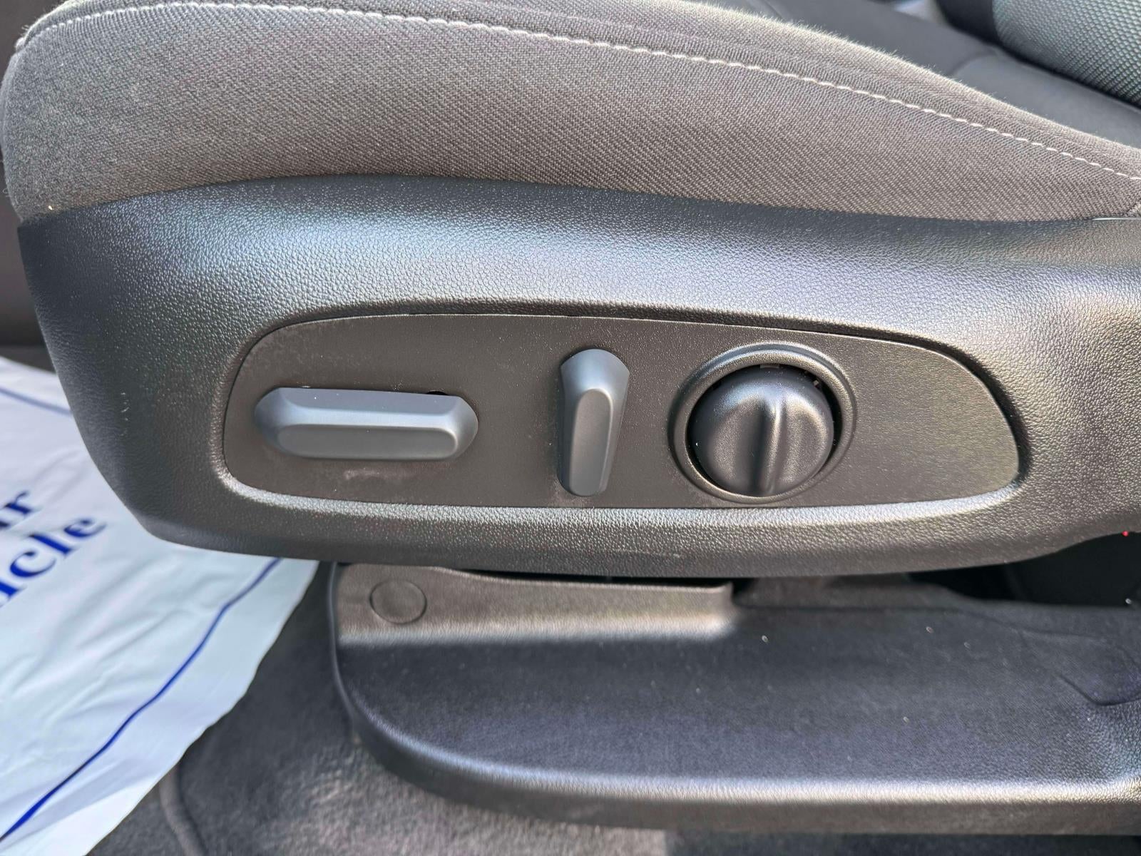 2023 Chevrolet Traverse FWD LT Cloth